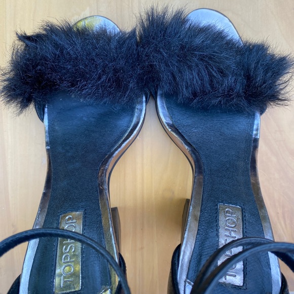 TopShop Women’s High,Double Ankle Strap Rabbit Fur Sandals, Blk/Gold, Size 6.5 - Picture 7 of 11